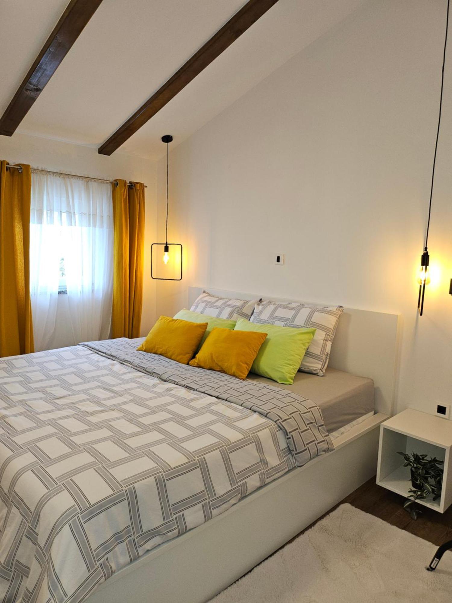 Apartman Pojine Gabonjin Εξωτερικό φωτογραφία