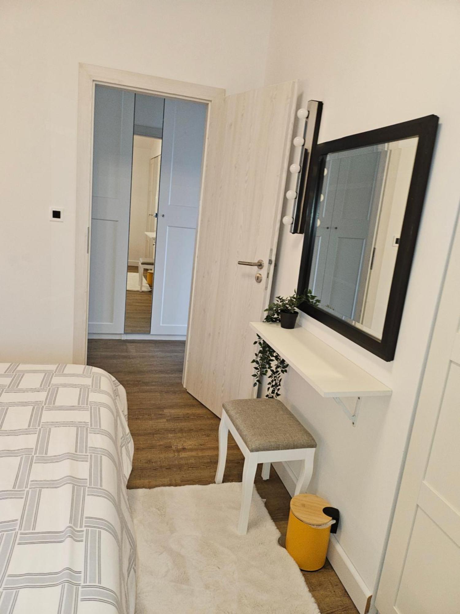 Apartman Pojine Gabonjin Εξωτερικό φωτογραφία